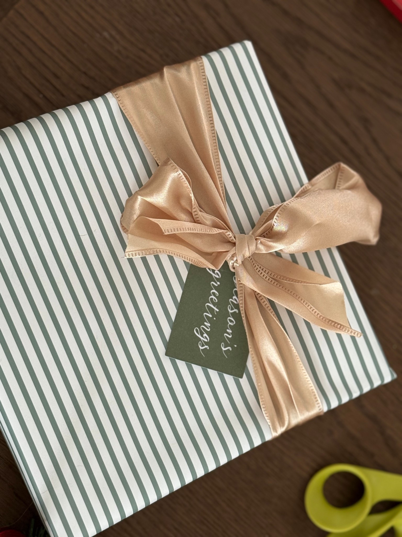 Neutral Christmas wrapping paper! Leftovers can be used year round :)

#LTKdayinmylife #LTKHoliday #LTKOver40