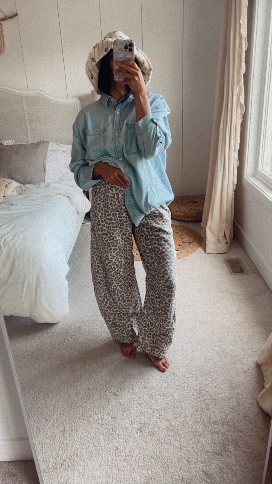 Small in bottoms. Medium in top (need to exchange for a small)