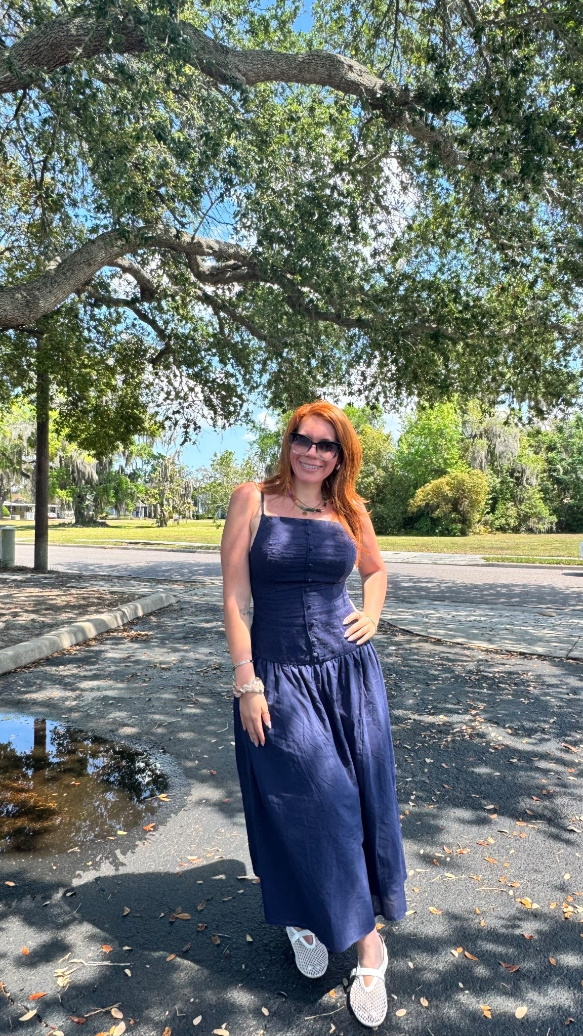 El vestido es hermoso sobre todo en la parte de arriba de referencia estoy utilizando talla M

#LTKmomlife #LTKTravel #LTKMidsize