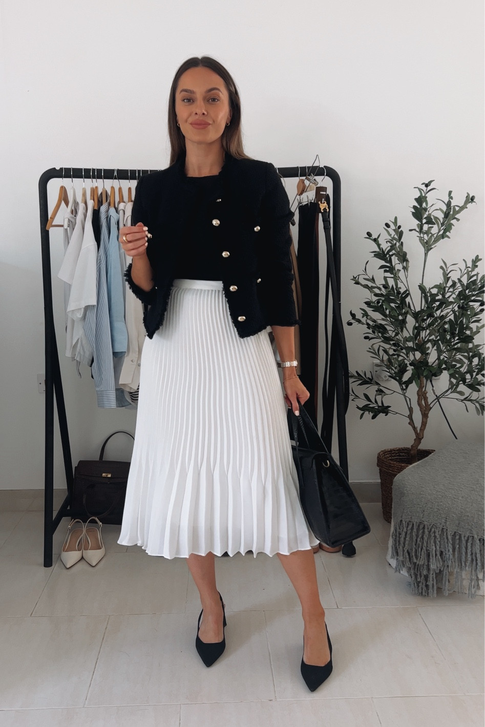 Tweed jackets for transitional styling 

#LTKSeasonal #LTKstyletip #LTKworkwear