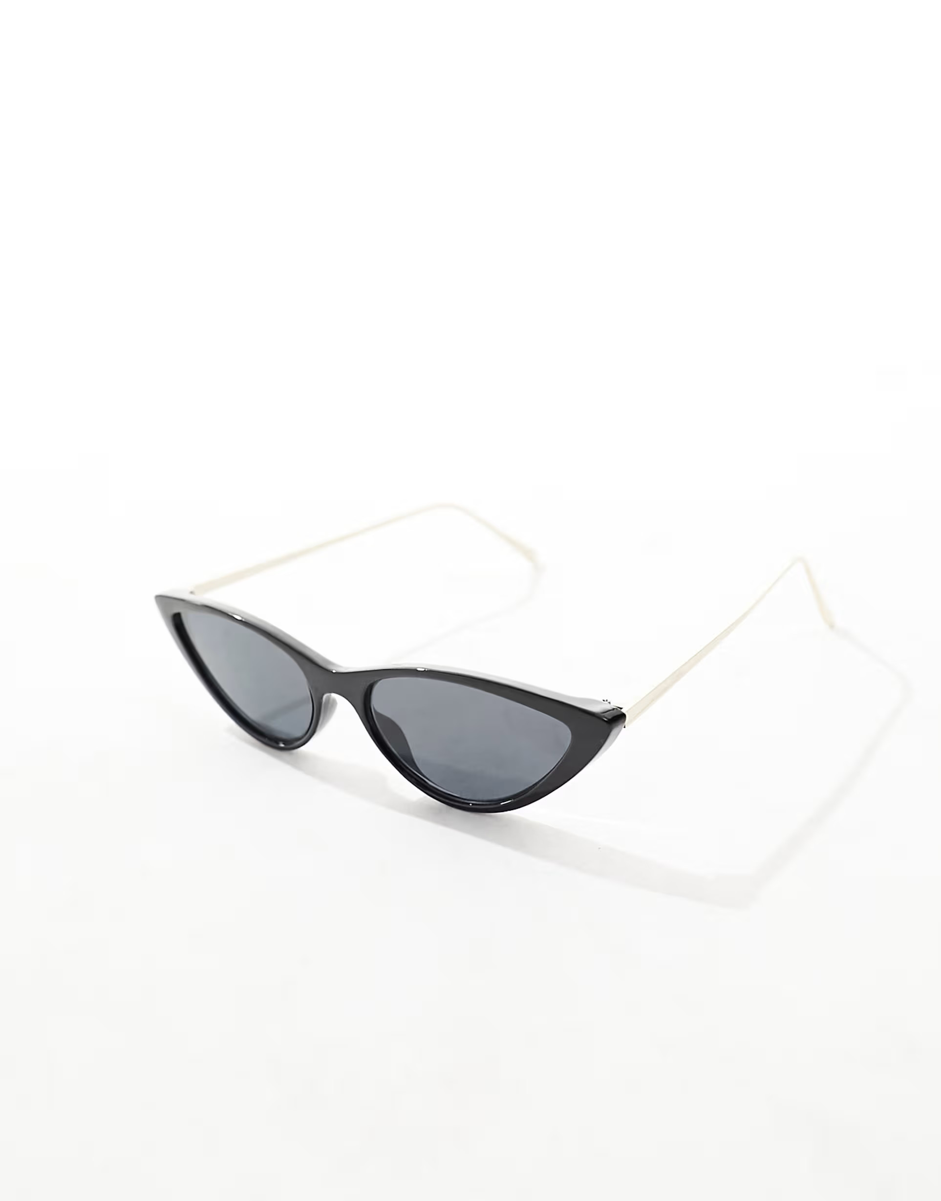 ASOS DESIGN - Lunettes de soleil à petite monture œil de chat avec branches métalliques - Noir | ASOS (Global)