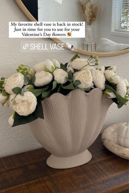 Aesthetic Shell vase for flowers 

Home decor/hm home 

#LTKSeasonal #LTKhome #LTKstyletip