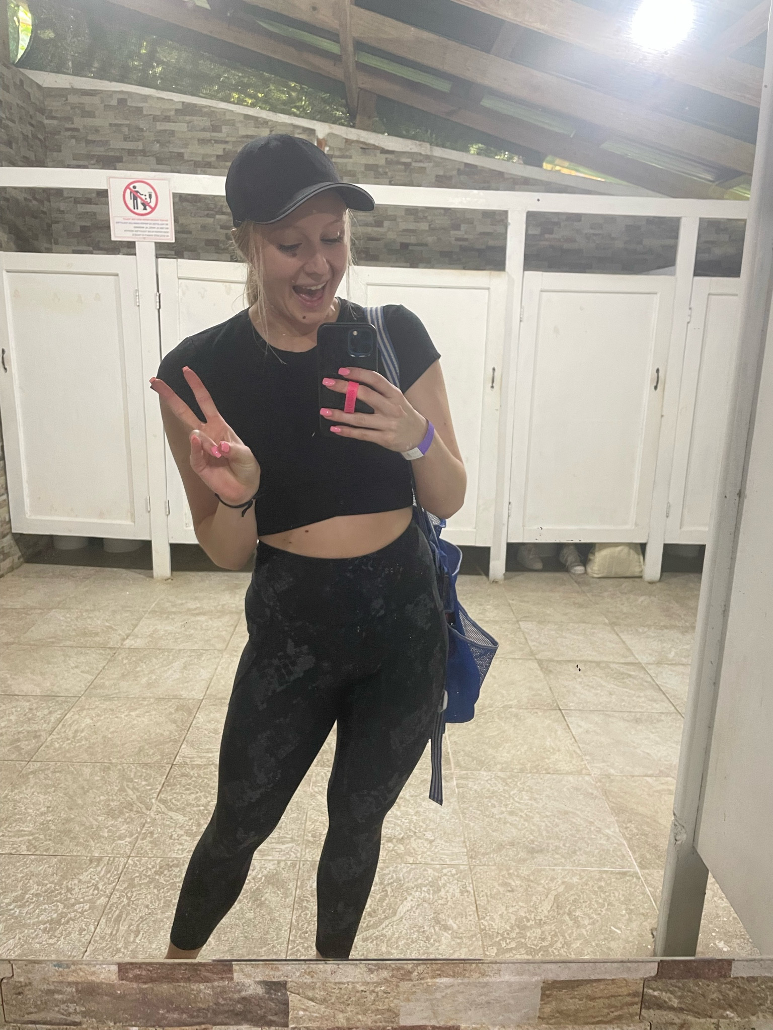 Zipline fit✌🏼 (leggings #oldnavy) #target #athleticfit #baseballhat

#LTKSeasonal #LTKunder50 #LTKtravel