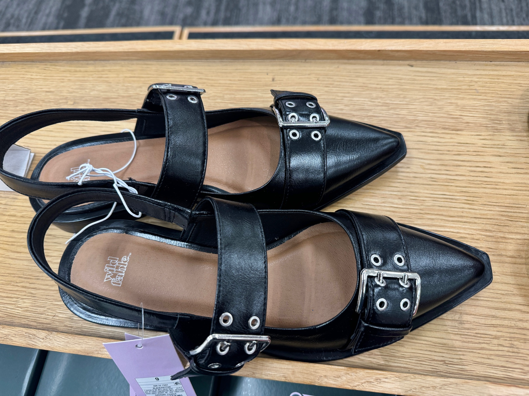 These sandals for fall!!’😎

#LTKOver40 #LTKShoeCrush #LTKBacktoSchool