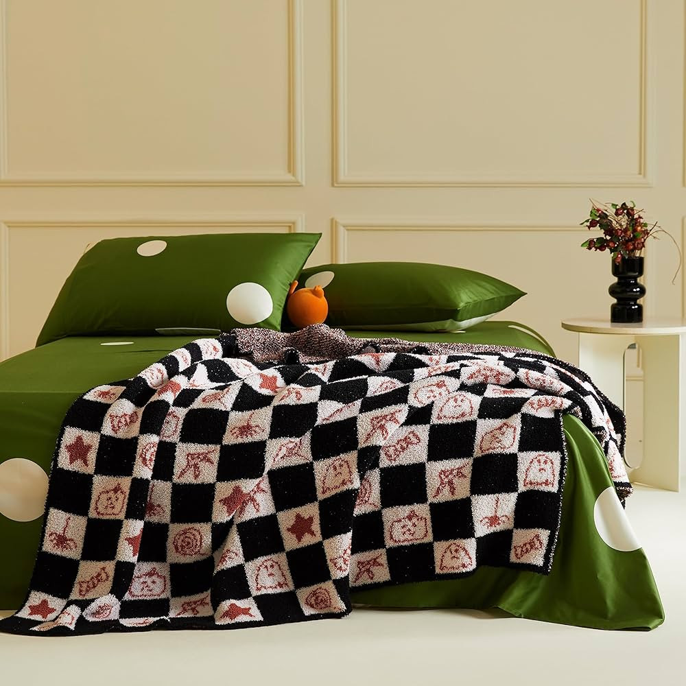 Fuzzy Halloween Throw Blanket for Couch Warm Soft Checkered Blanket Microfiber Throw for Hallowee... | Amazon (US)