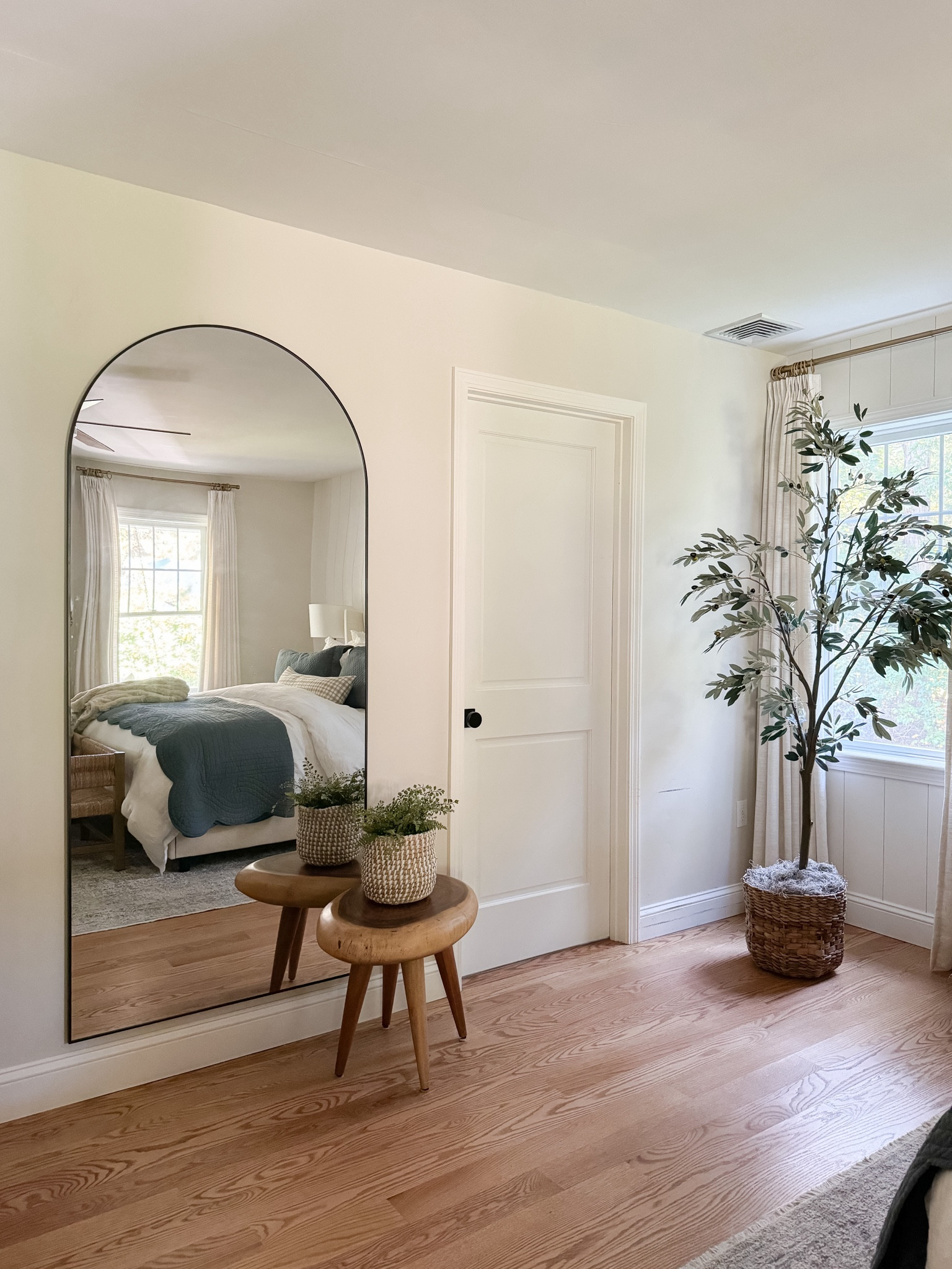 Modern Bedroom Design  Coastal bedroom

Home Home design  Modern home  Home decor  Bedroom design  Bedroom inspo  Bedroom finds  Bed Decor  Wayfair home finds 

#LTKFindsUnder100 #LTKHome #LTKSaleAlert