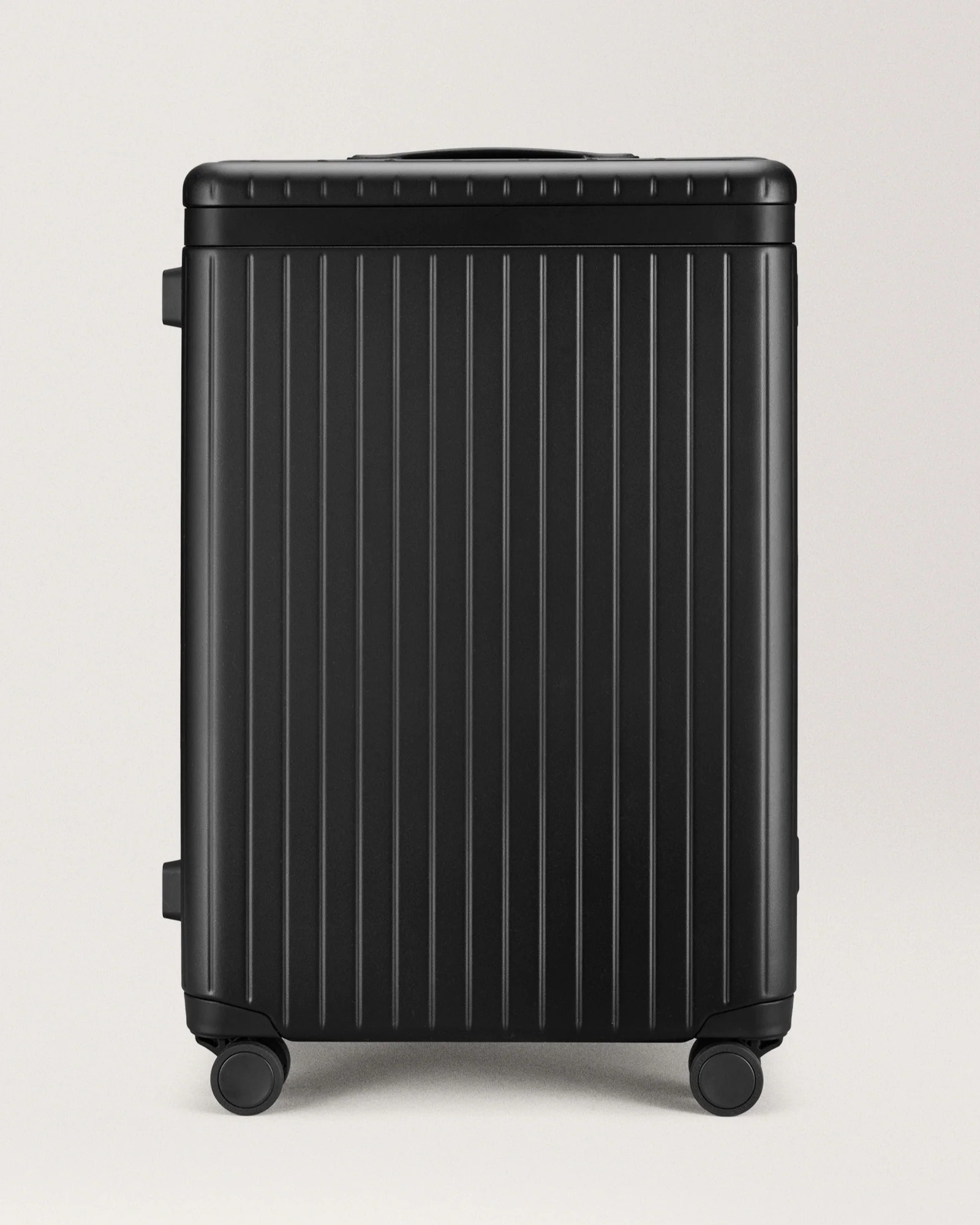 The Check-in | Carl Friedrik