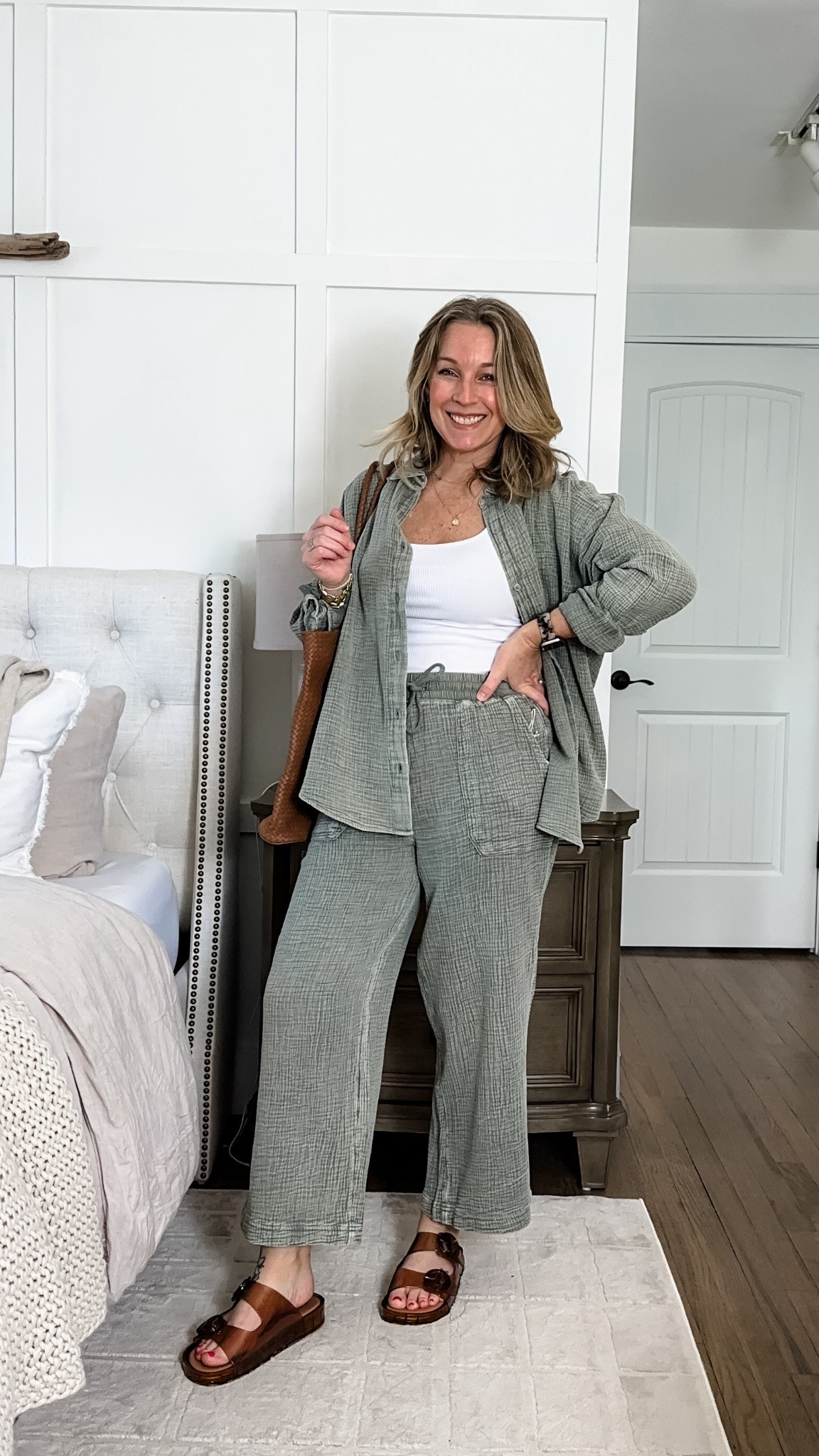 Mediums in this AMAZINGGGG gauze set. The softest gauze set ever!!! Worth every penny even full price but it is 40% OFF right now with code FAMLOVE

#LTKPetite #LTKootd #LTKMidsize