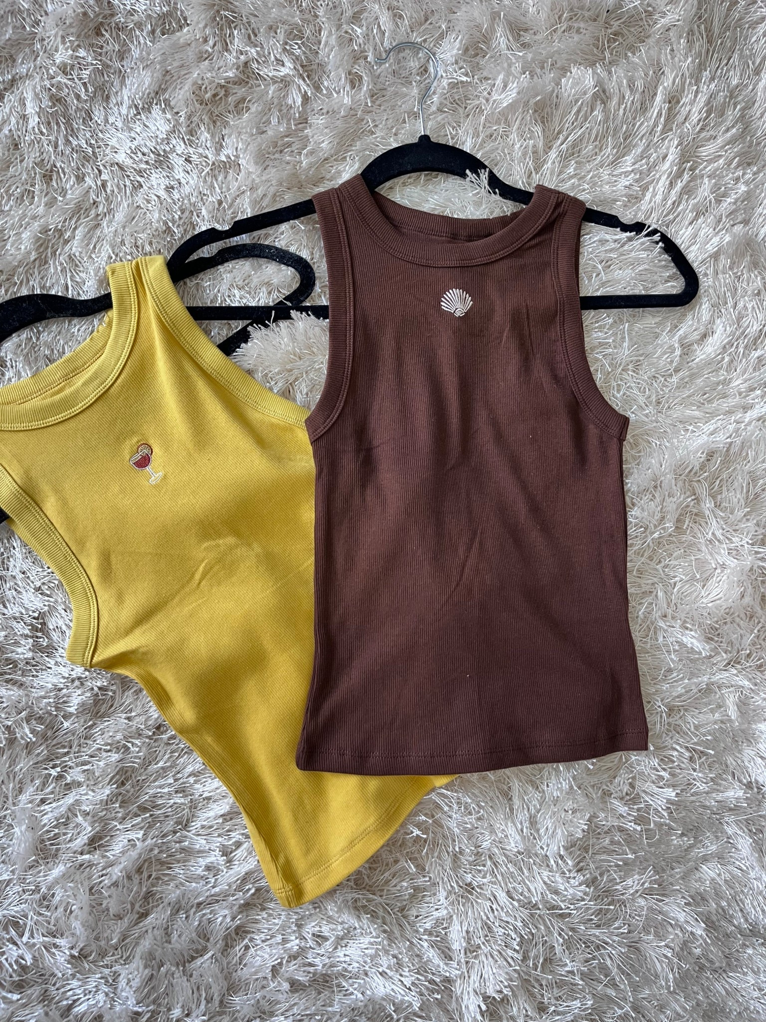 $5 target tanks 
Multiple colors 

#LTKSaleAlert #LTKFindsUnder50 #LTKPetite