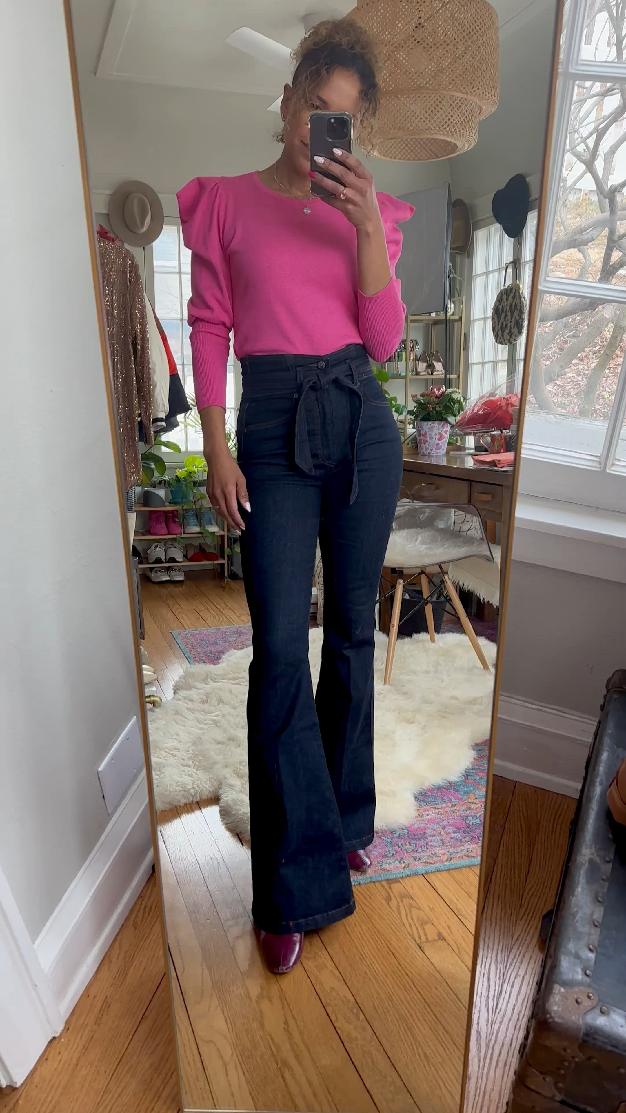 Obsessed with these high waisted flares! If you want a snatched waist and legs that look a mile long, I highly recommend.

#LTKworkwear #LTKSale #LTKFind