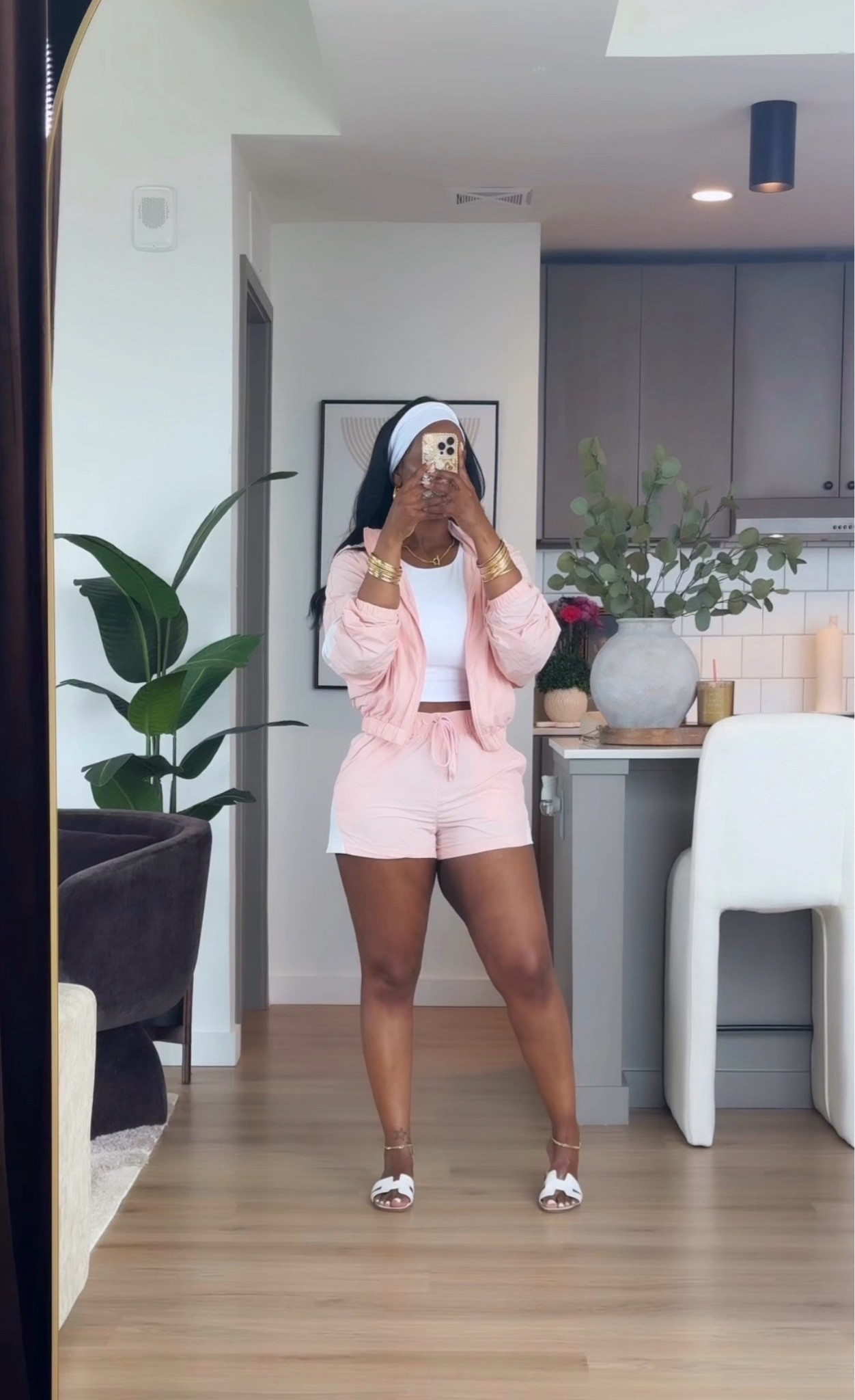 This little pink set is giving rich mom on a Target run 💕✨

Lightweight, comfy, and cute enough to look styled without doing too much. I already know this is the kind of set you throw on once and keep reaching for all summer 😭

Perfect for errands, airport days, coffee runs, hot girl walks, or just staying comfy while still looking put together. Wearing a medium 🤍

#ltkstyle #casualoutfits #matchingset #summerstyle #airportoutfit #walmartfashion #comfyoutfits #everydaystyle #pinkoutfit #ltkpetite #athleisurestyle

#LTKgrwm #LTKootd #LTKSeasonal