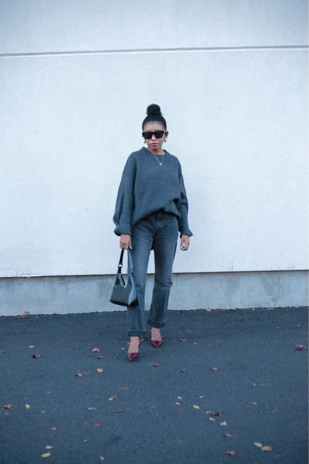 -sweater is from Primark. Linked similar here
-jeans are true to size
-shoes are true to size