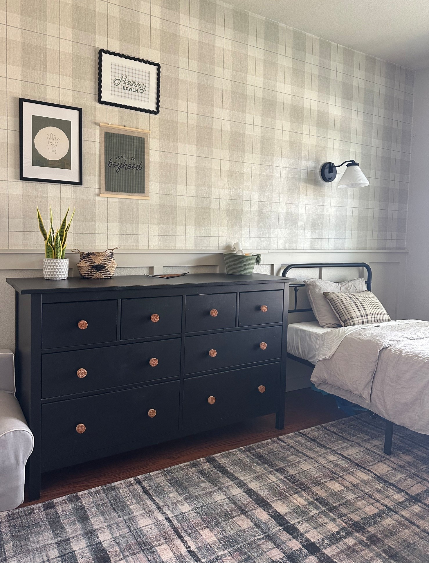 Linking up as much as I can, from Henry’s bed, mattress, shelves, decor, and more. 

Finally gave Henry the big boy room of his dreams ✨

Big boy room decor, toddler room, room transformation, little boy bedroom, home decor, bedroom refresh, toddler boy bedroom makeover 