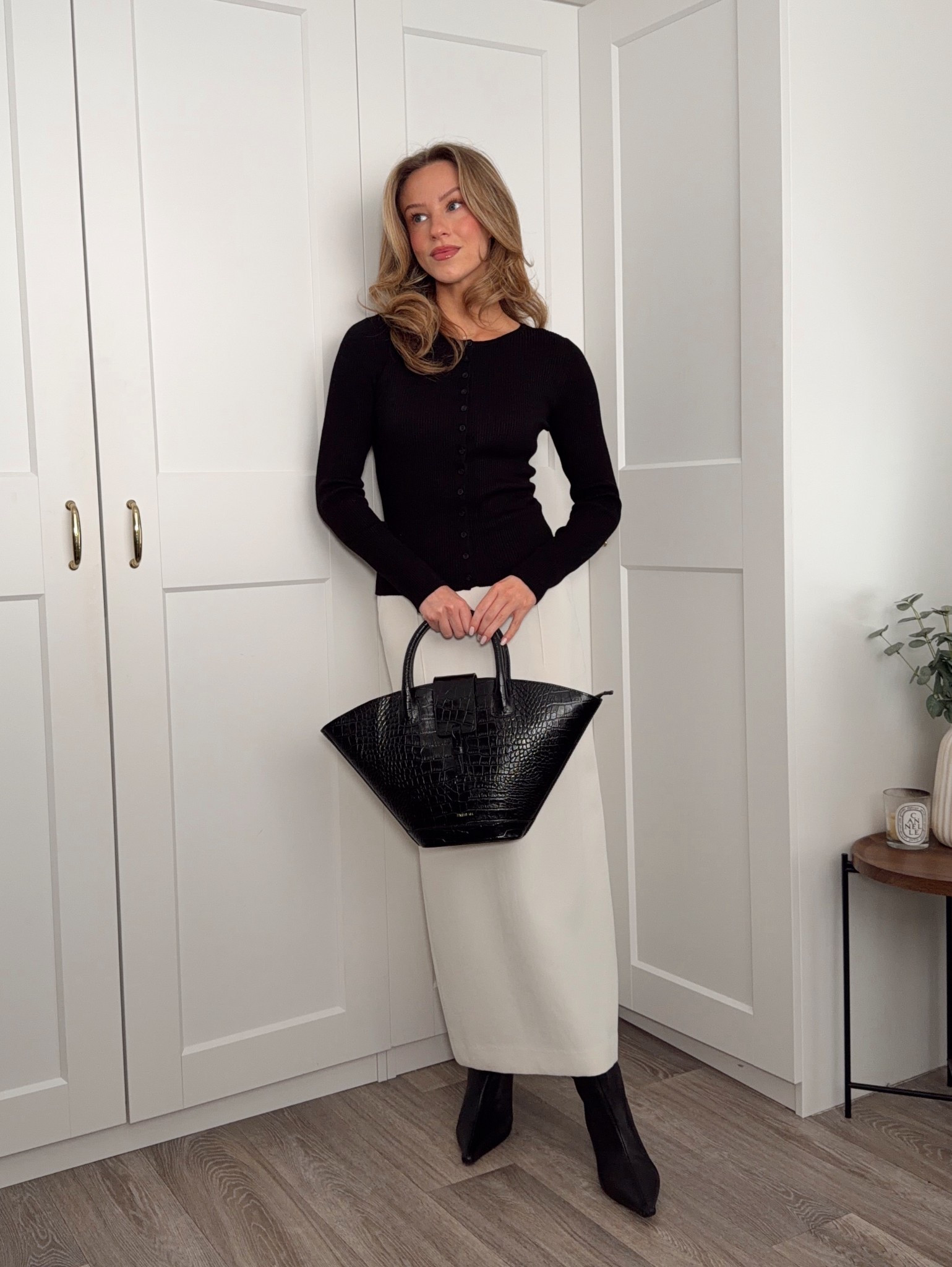 Workwear, winter workwear, minimal outfit, maxi skirt, cardigan, Paris/64 bag, leather bag, work bag, knee high boots 

#LTKuk #LTKworkwear #LTKwinter