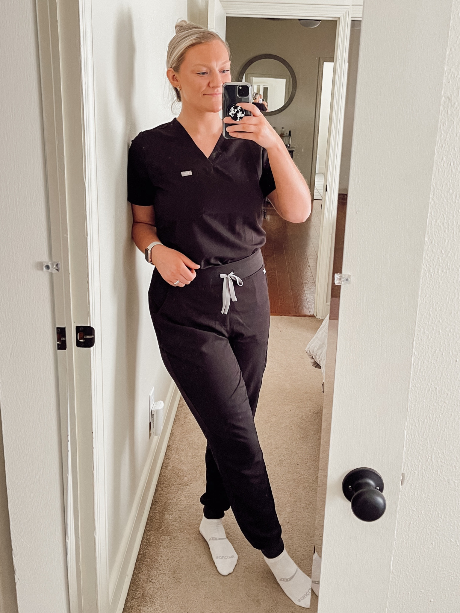 Favorite scrubs

Linked my favorite interchangeable badge reels
Medium top
Medium long jogger bottoms

#LTKworkwear