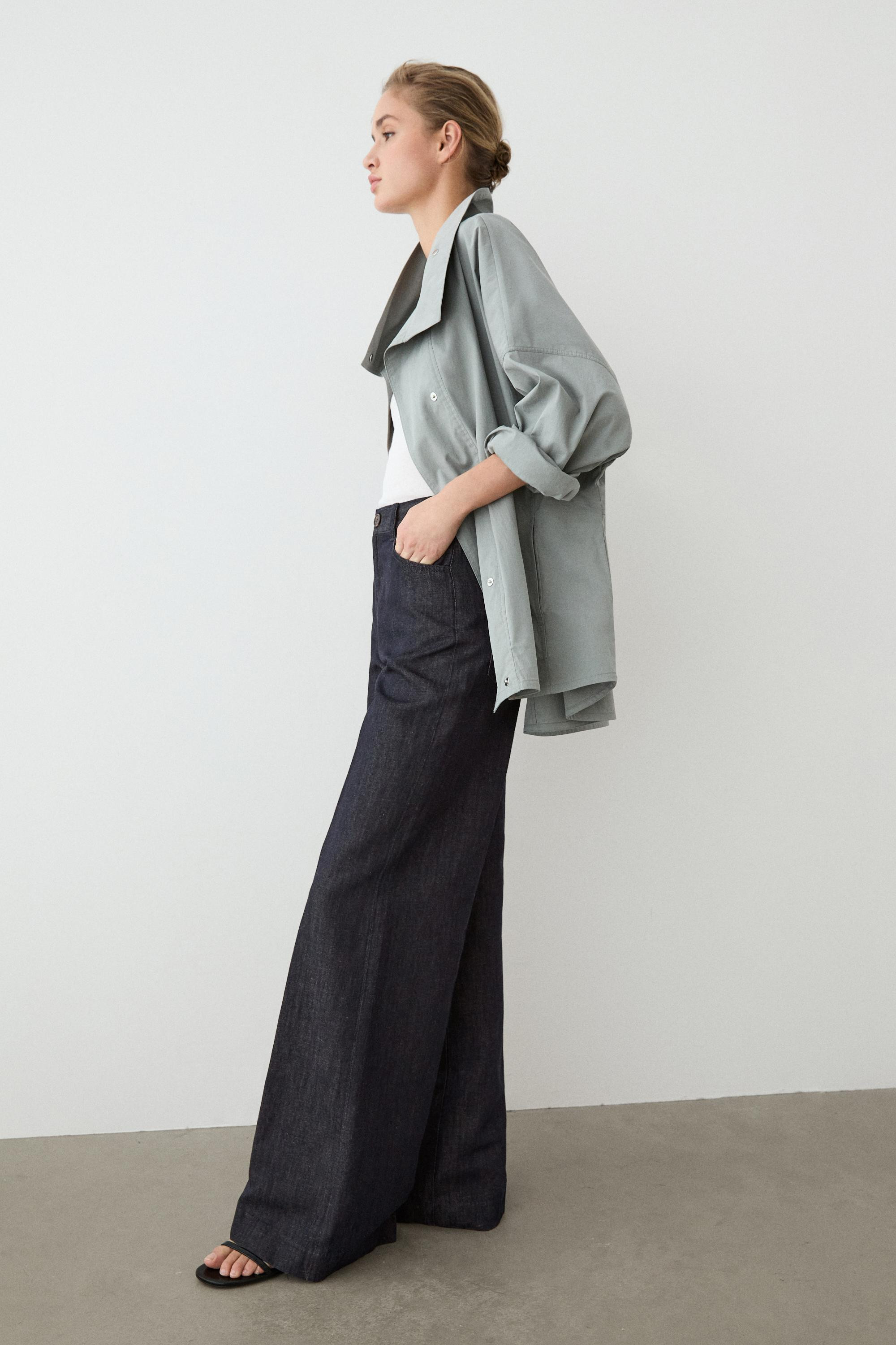 Palazzo fit pants: this fit features a fitted waist and wide leg from the hip to the hem. Front z... | Zara US