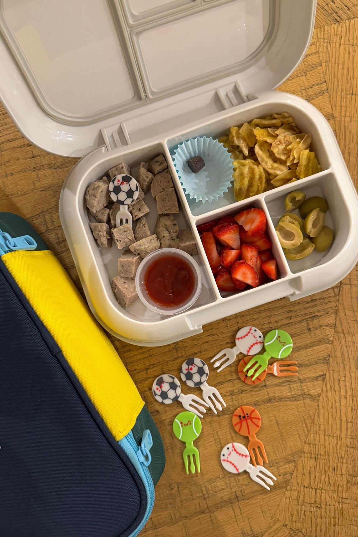 but first, making lunches! we love our lunchbox and these cute little sports sticks to make it even more fun 🧡

#LTKHome #LTKKids #LTKFamily