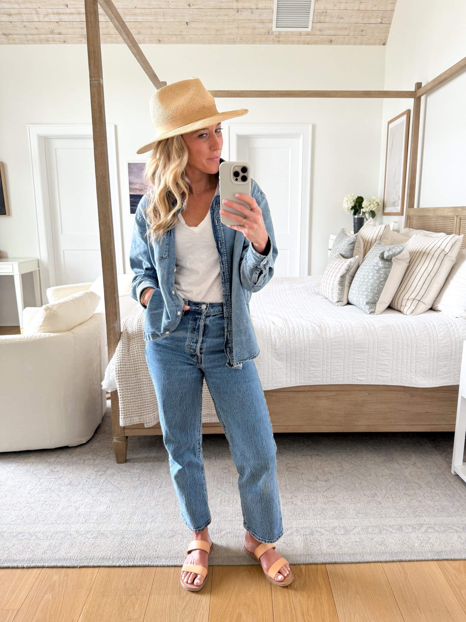 Denim on denim today! 🌷 

Off to look for plants to fix yard! 



#LTKHome #LTKStyleTip