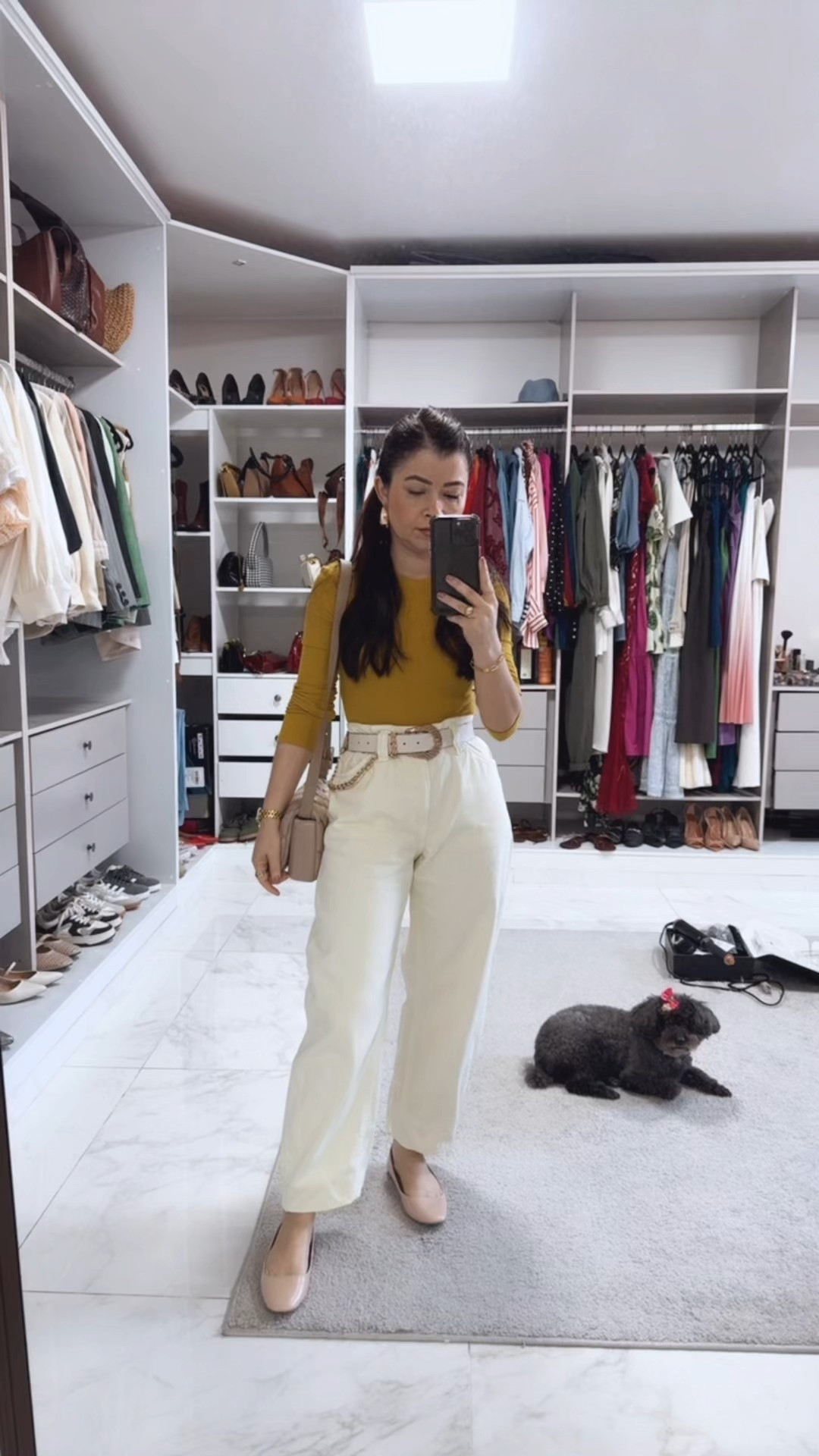 Calça pedi XS
Blusa S
Sapatilha 33 aqui no Brasil 

#LTKdicadeestilo #LTKpetite #LTKbrasil