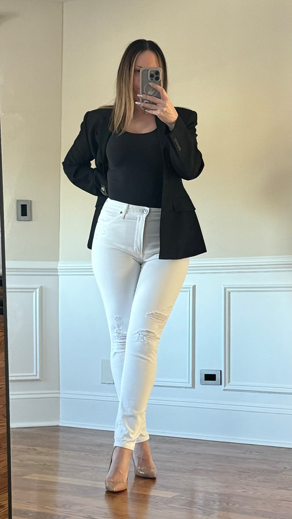 Who says skinny jeans are out? Paired with a classy blazer and neutral pumps its my favorite dinner outfit. Also, it can be dressed with with slides for more casual look.. 


#LTKgrwm #LTKTall #LTKootd
