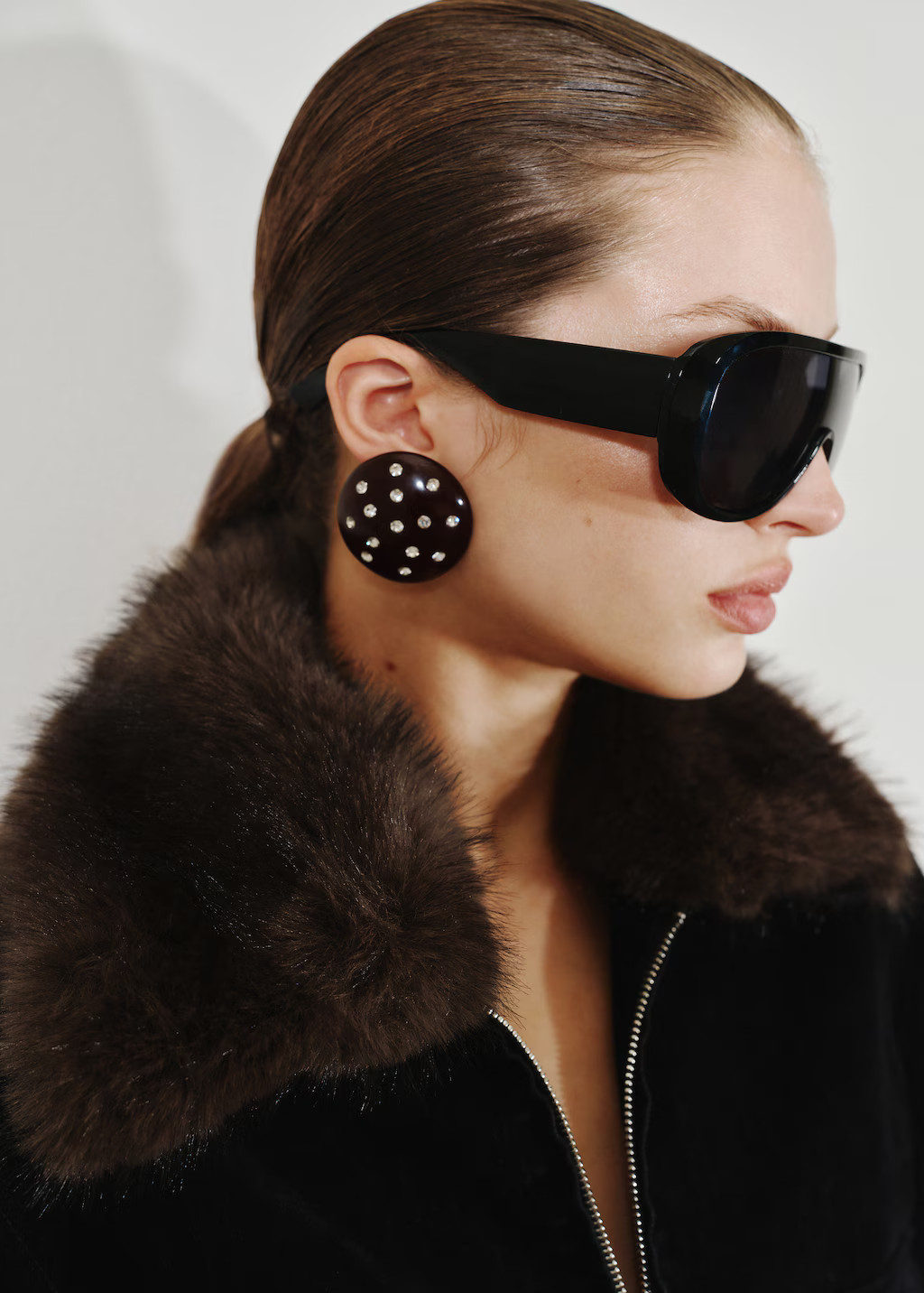 Round crystal appliqué earrings | MANGO (UK)