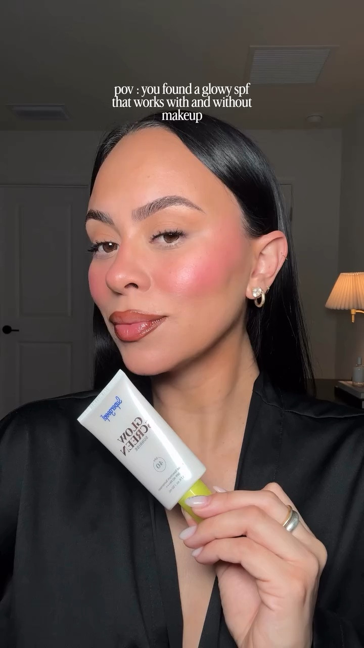 #ad Can your SPF do both? Love @Supergoop!  @Target GlowScreen SPF 40 for a hint of glow, hydration and protection ✨🧴 @shop.ltk #liketkit 
 #supergoop #supergooppartner #TargetPartner Target