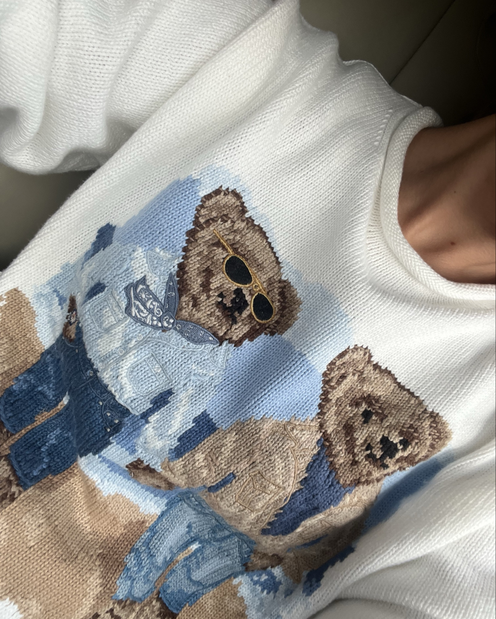 Ralph Lauren relaxed bear sweater & it’s on sale !!!!
why have one polo bear when you can have two??
#ralphlauren #polobear #ralphlaurenbear

#LTKSaleAlert #LTKStyleTip #LTKOver40