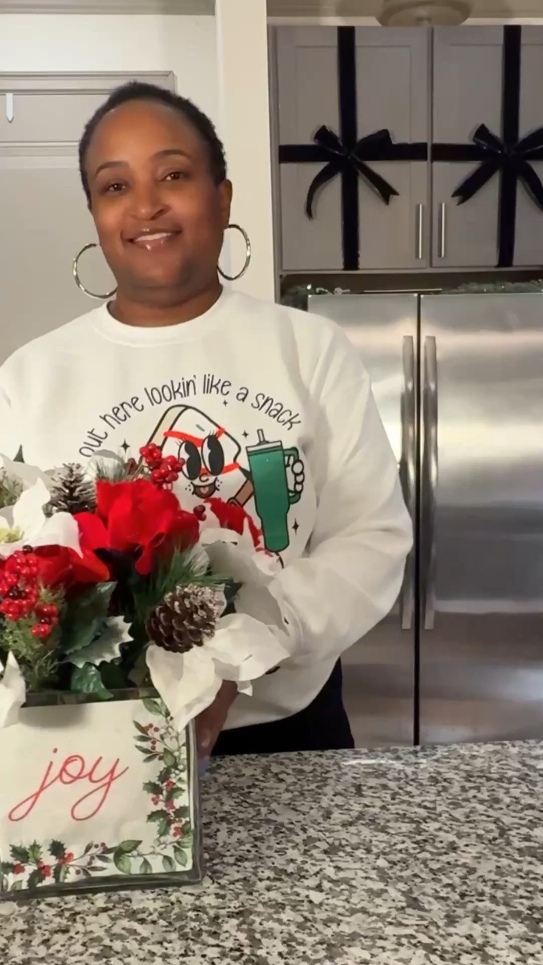 Here’s a festive centerpiece for your Christmas table scape