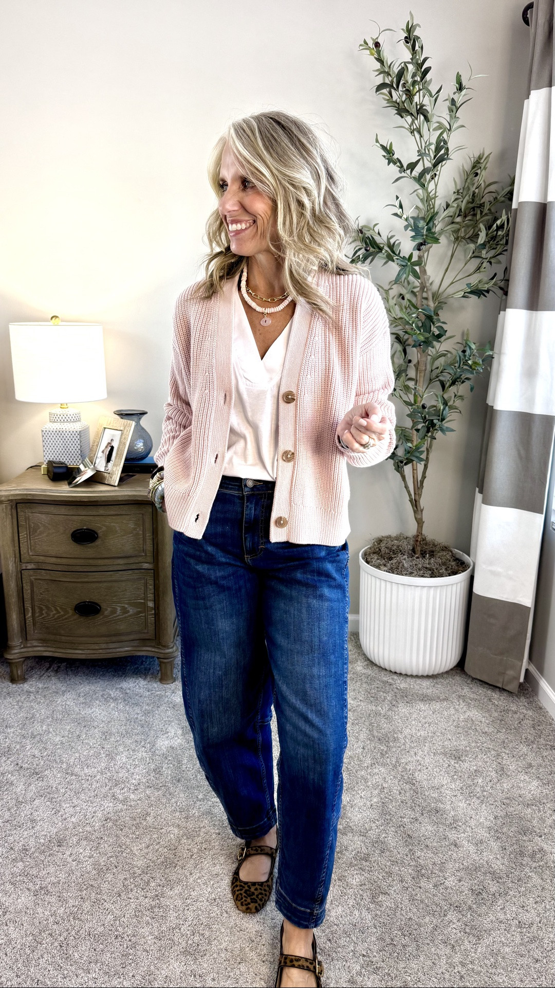 Use COAST20 on Allie + Bess 
Weekend look, fall outfit 
@Quince 
@Ruti @Boden (US)