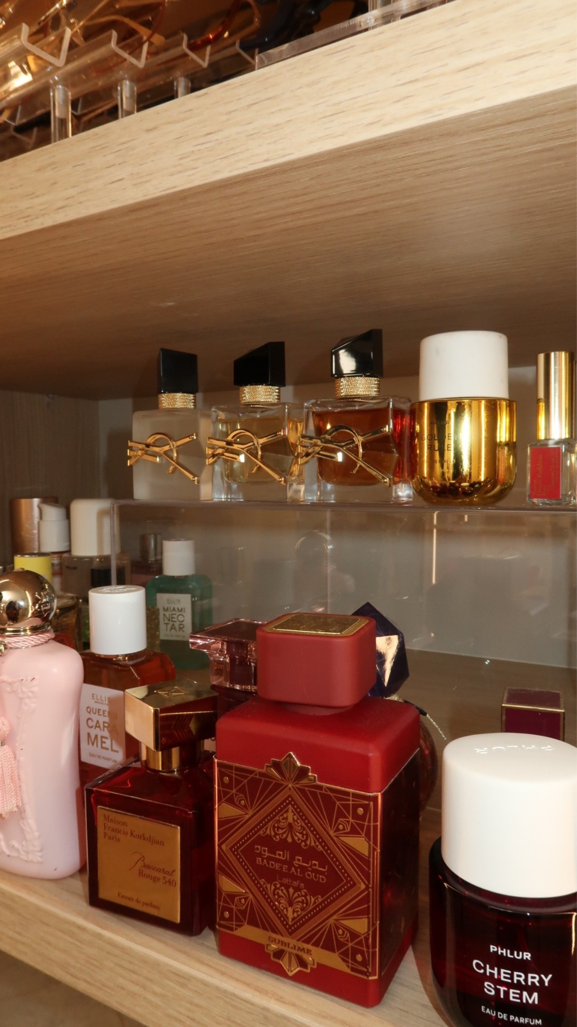 Scroll to shop! ✨ My favorite perfumes. Everything is linked below.👇🏾

Desliza para comprar. ✨ Mis perfumes favoritos.

📲 Download the free LTK app & follow me @kirasfashionfinds to shop all my daily finds.

#LTKBeauty #LTKvlog #LTKselfcare