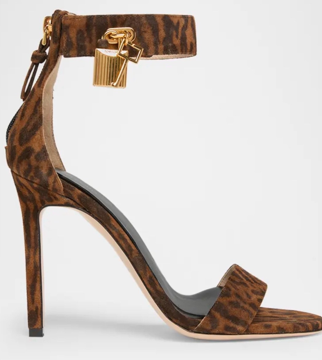 NEIMAN Marcus is having incredible sales right now! I grabbed a few pairs of shoes & wardrobe essentials!

#LTKGiftGuide #LTKHoliday #LTKootd