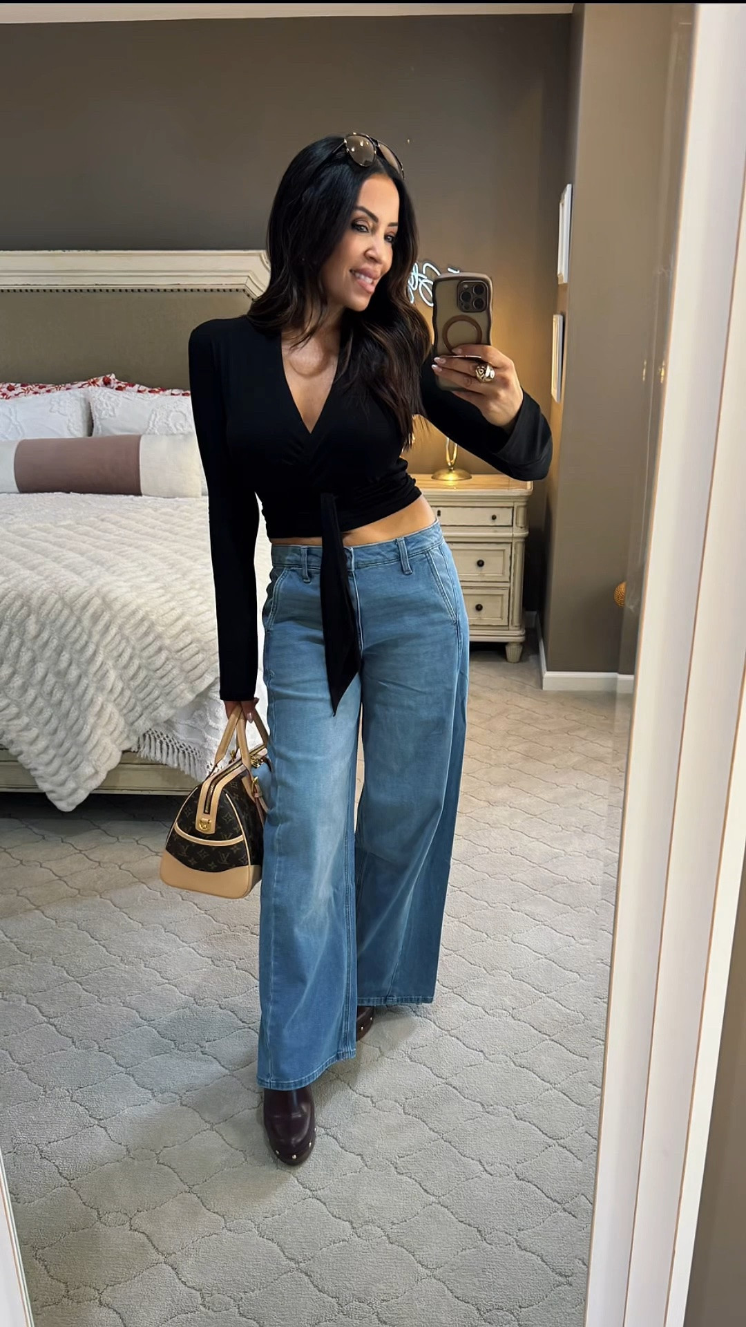 Nothing beats a good cocktail and an outfit that feels just as good as it looks. 🥂 I threw on this Oak & Fort wrap shirt with these wide-leg Walmart jeans, and I am obsessed with how it turned out. It's the perfect anti-frumpy, transitional look as we get closer to fall—especially with these clogs!
What’s your go-to cocktail order? Let me know in the comments! 👇
#walmartstyle #oakandfort