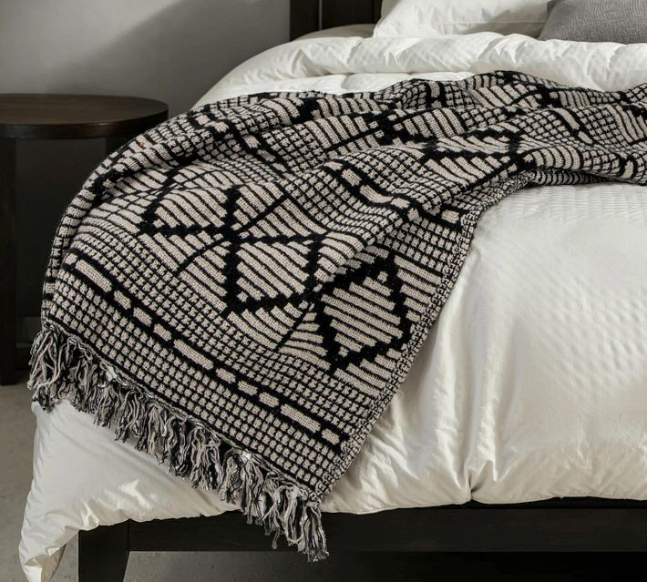 Ginni Diamond Pattern Fringe Throw