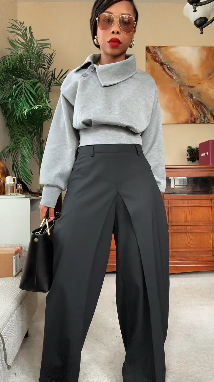 I love this top for work. A cute versatile chic sweatshirt top that can be worn to the office or on the weekend. ♥️

#LTKootd #LTKgrwm #LTKWorkwear