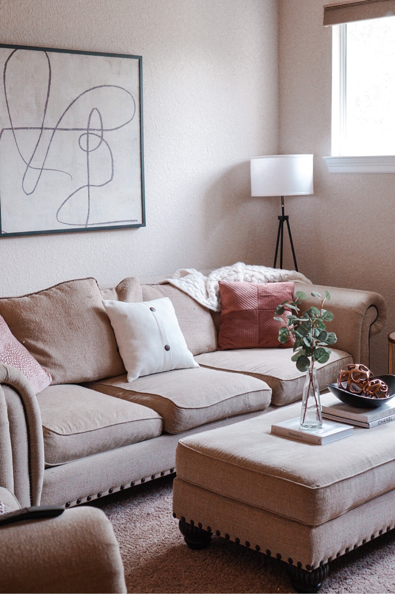 Living room tour, home decor 

#LTKhome #LTKunder100 #LTKstyletip