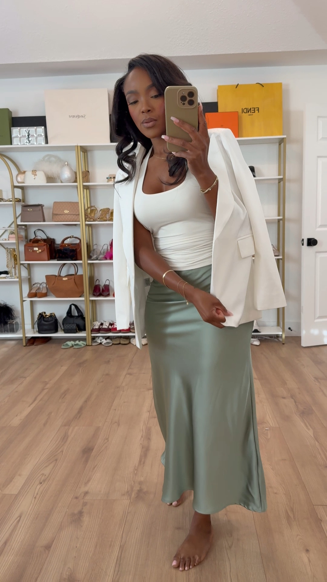 🌿 Soft, Chic & Spring-Ready! 🌿

This halter smooth top + sage green satin skirt is giving elegance meets effortless—perfect for Easter brunch, spring soirées, and sunny-day styling! 🌸✨ Light, airy, and oh-so-flattering, this look is a must-have for the season!

💬 Loving this spring vibe? Comment 🌿 below if you’d rock this set! 👇

✨ For reference: I’m 5’4”, 140 lbs, size small & size 6!

#SpringFashion #EasterOutfit #SpringStyle #SatinSkirt #ChicAndClassy #MidsizeFashion #PetiteFashion #PlusSizeFashion #TallWomenFashion #BlackWoman #OOTD #DateNightOutfit #Workwear #Dresses #WorkOutfit #TrenchCoat #DressJeans #Sandals #Shoes #BumpFriendly #PostpartumOutfits #Size14 #FashionInspo #ExplorePage #EffortlessStyle #LuxuryLooks #TimelessFashion #TrendyLooks
