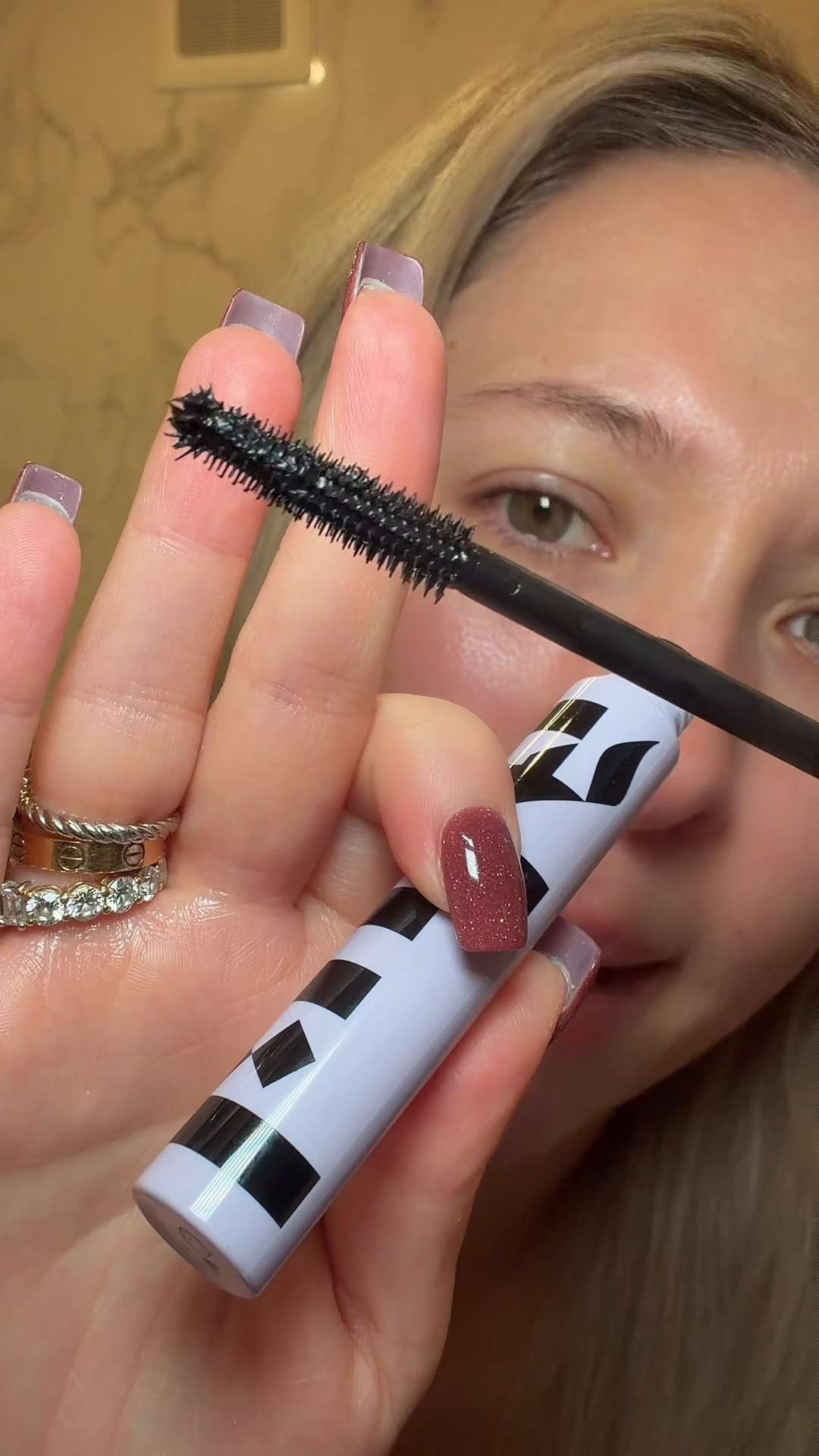 Mascara that won’t smudge or flake all day? 👀✨ Badi Tubing Mascara wraps every lash for instant volume and lift while keeping them perfectly separated!

Plus it melts off with warm water. No scrubbing needed.

#tubingmascara #lashroutine #beautyfinds #mascaralook #glamlashes #makeupfavorites #amazonbeauty
 

 #LTKdayinmylife #LTKgrwm #LTKActive