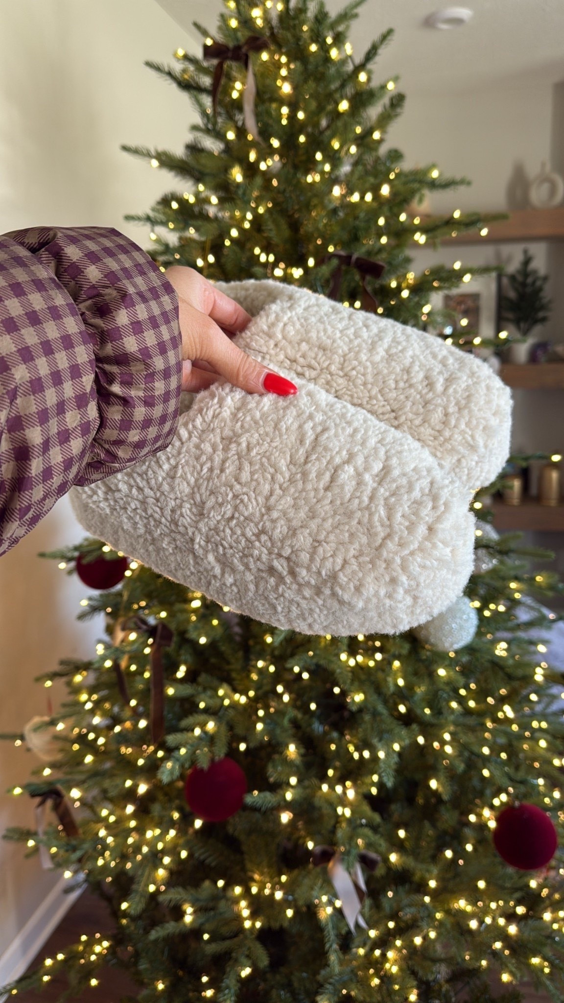 Comfy slippers I just got from target 
On sale for $22!
Gift idea 💖
Target finds 


#LTKGiftGuide #LTKHoliday 

Comment SHOP below to receive a DM with the link to this post on my LTK ⬇ https://liketk.it/5HiQ3 #ltkmomlife

#LTKootd #LTKmomlife #LTKdayinmylife