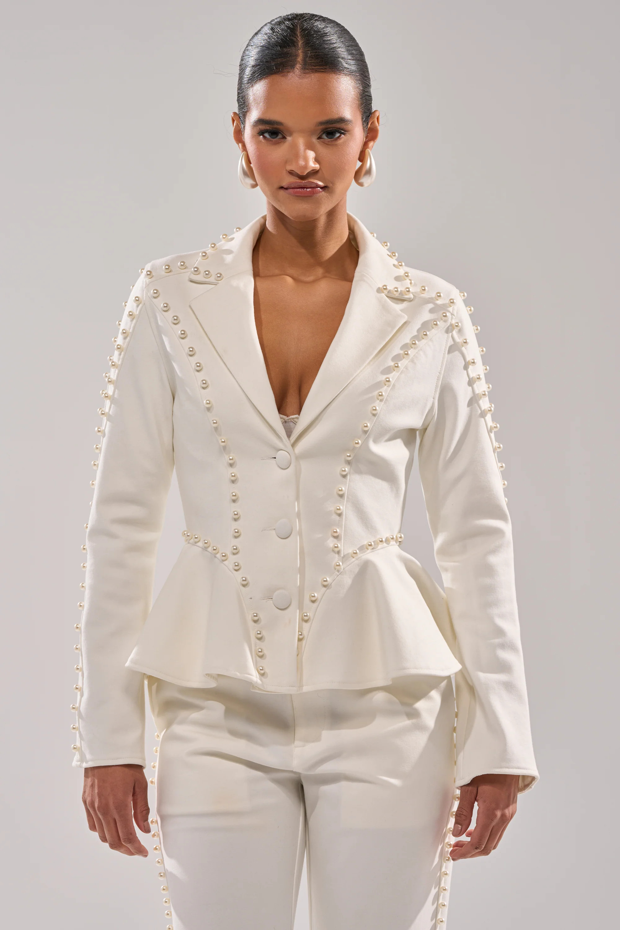 CHLOE PEARL BLAZER | AKIRA