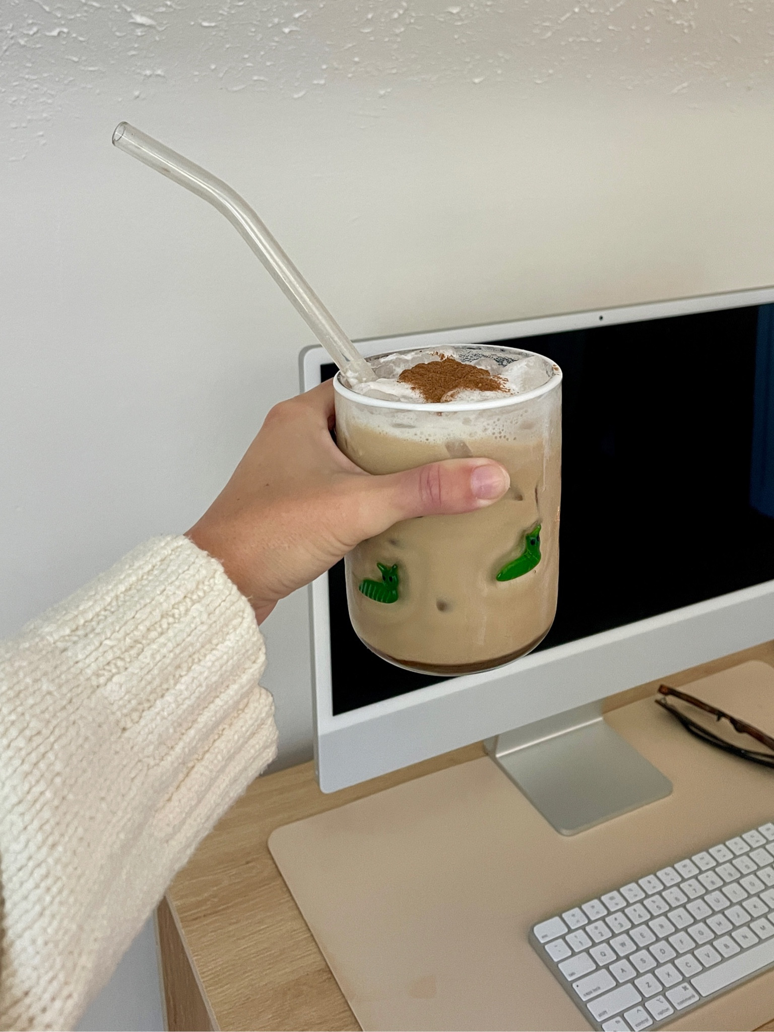 Coffee just hits diff out of these glasses!