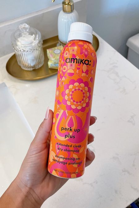 The new Amika dry shampoo — for the ones who go longer than 3-4 days to wash their hair, like me 🙋🏼‍♀️ I love it and highly recommend! 