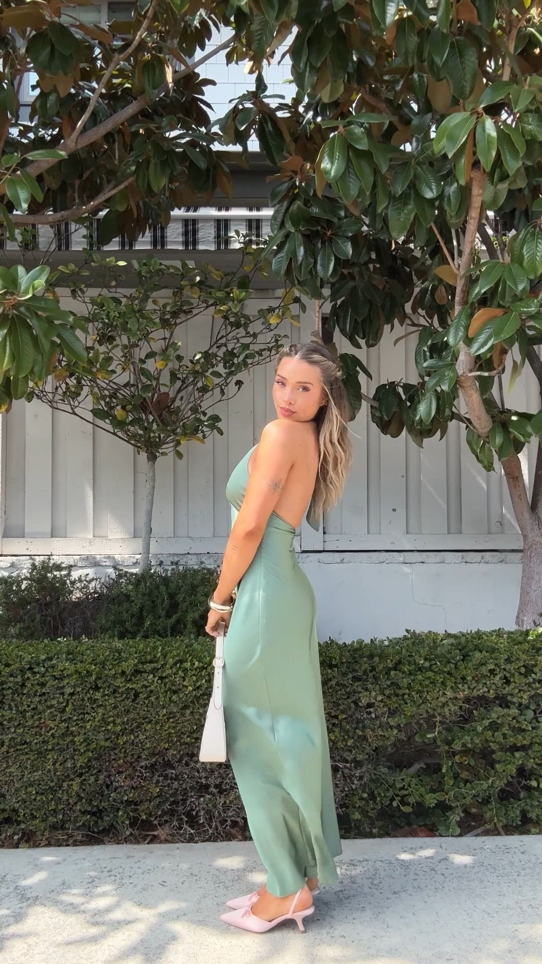 Size xs in the dress 💚 currently on sale! 
Code DELANEYCHILD on the shflower


#LTKFindsUnder100 #LTKSeasonal #LTKStyleTip