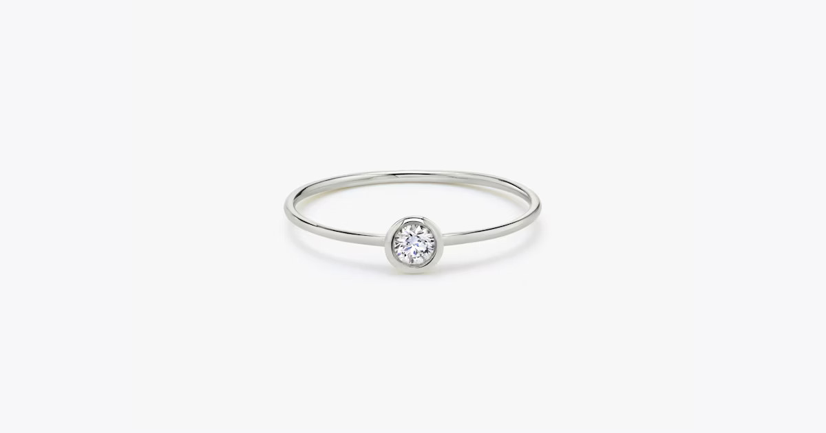 Lab-Grown Diamond Bezel Ring | VRAI | Vrai and Oro