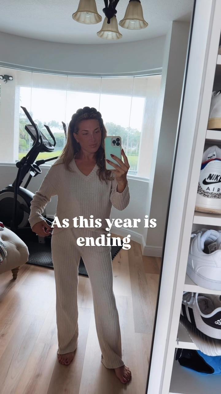 December Amazon Finds ❤️ mom style cozy sets sneakers boots the perfect bodysuit and my favorite candy in the world ❤️

#LTKStyleTip #LTKWatchNow #LTKFindsUnder50