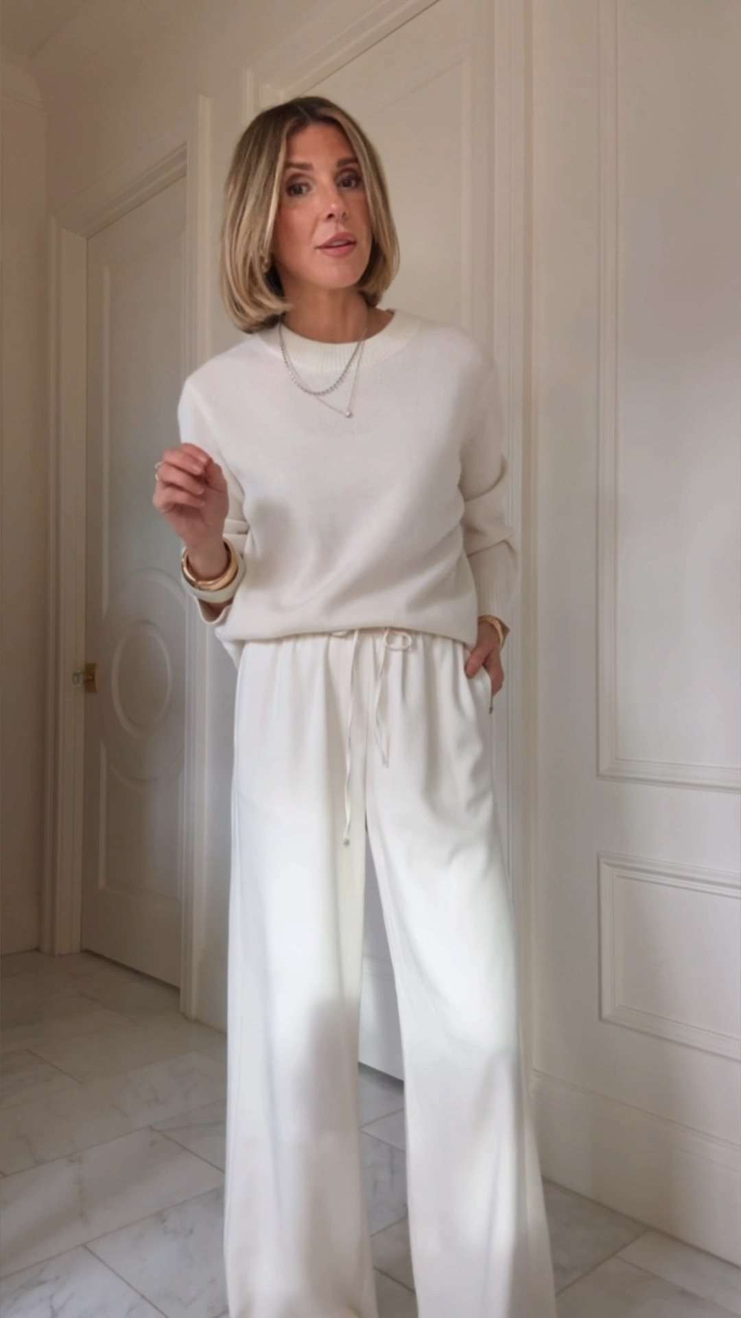 4things I would buy at Target right now.
Pants fit tts I'm 5'7 wearing size small 