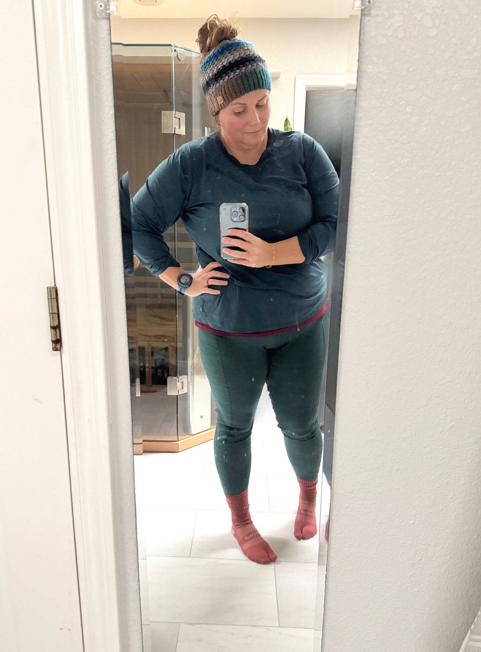 I don’t own snow clothes but that didn’t stop me from going to play in the snow with my girl. Southern snow is a special thing and we had such fun. Thanks to these layers I stayed toasty the whole time. I wore 2 pairs of the same socks under my trail running shoes and it worked! 