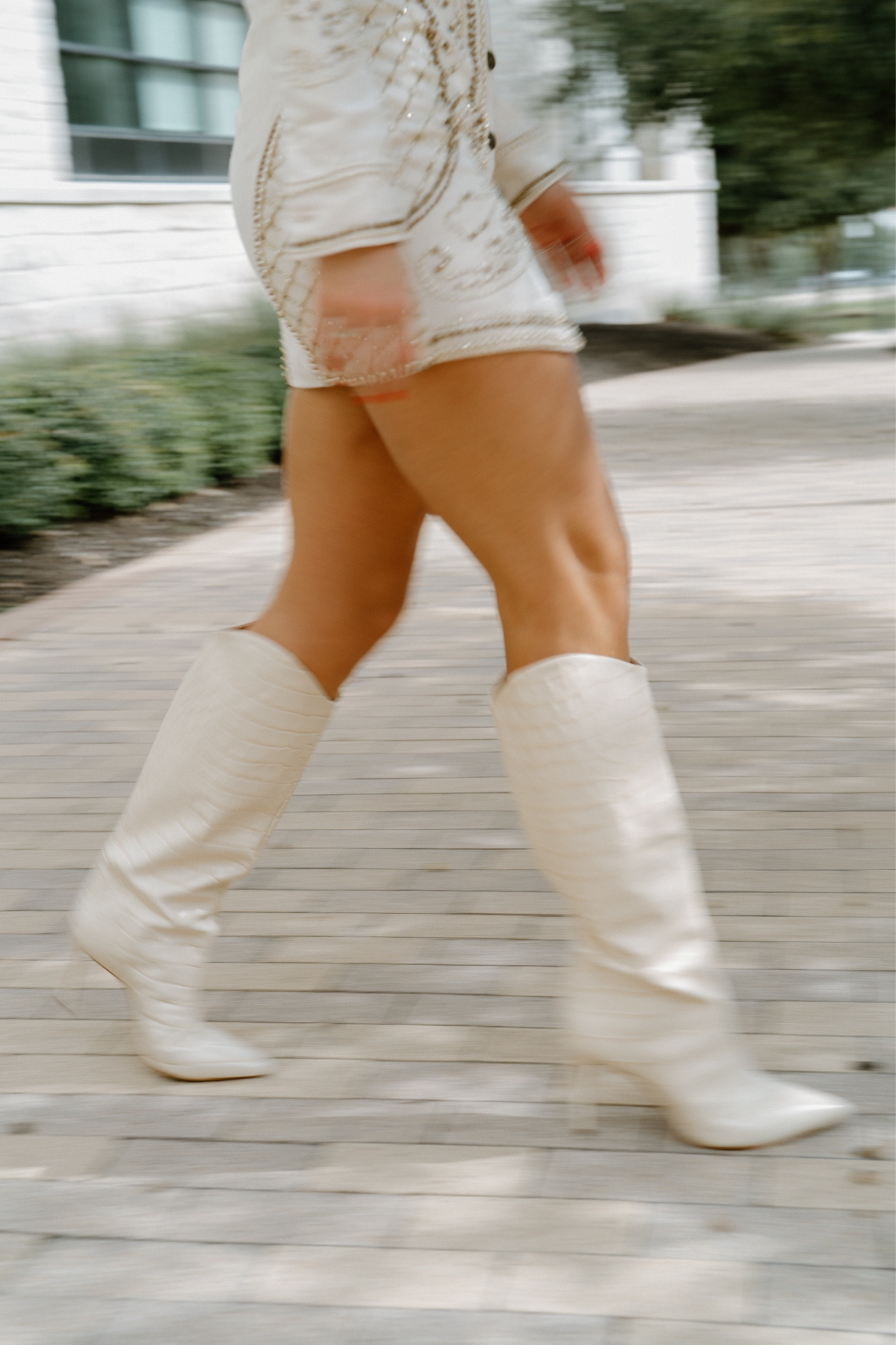 The best white boots!!! 

#LTKSeasonal #LTKshoecrush #LTKstyletip