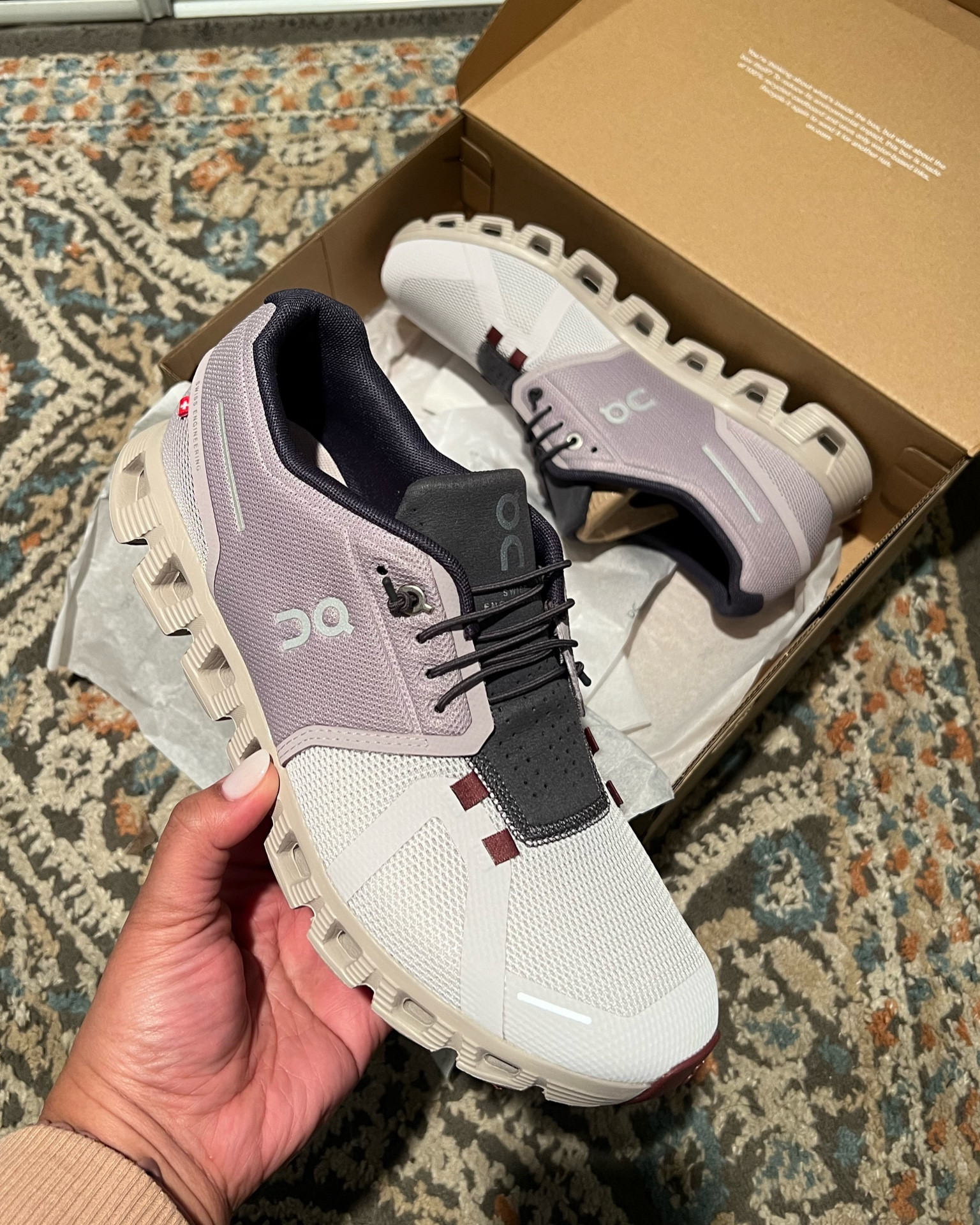 On Cloud 5

I absolutely love this pair! No shoelaces to tie and super comfortable! Perfect for running errands or a casual work day. TTS

