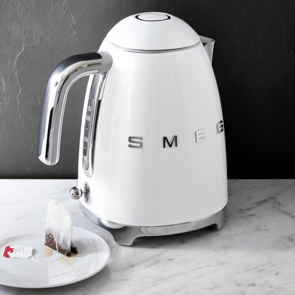 Smeg Electric Kettle 3D Logo, Pink | Williams-Sonoma