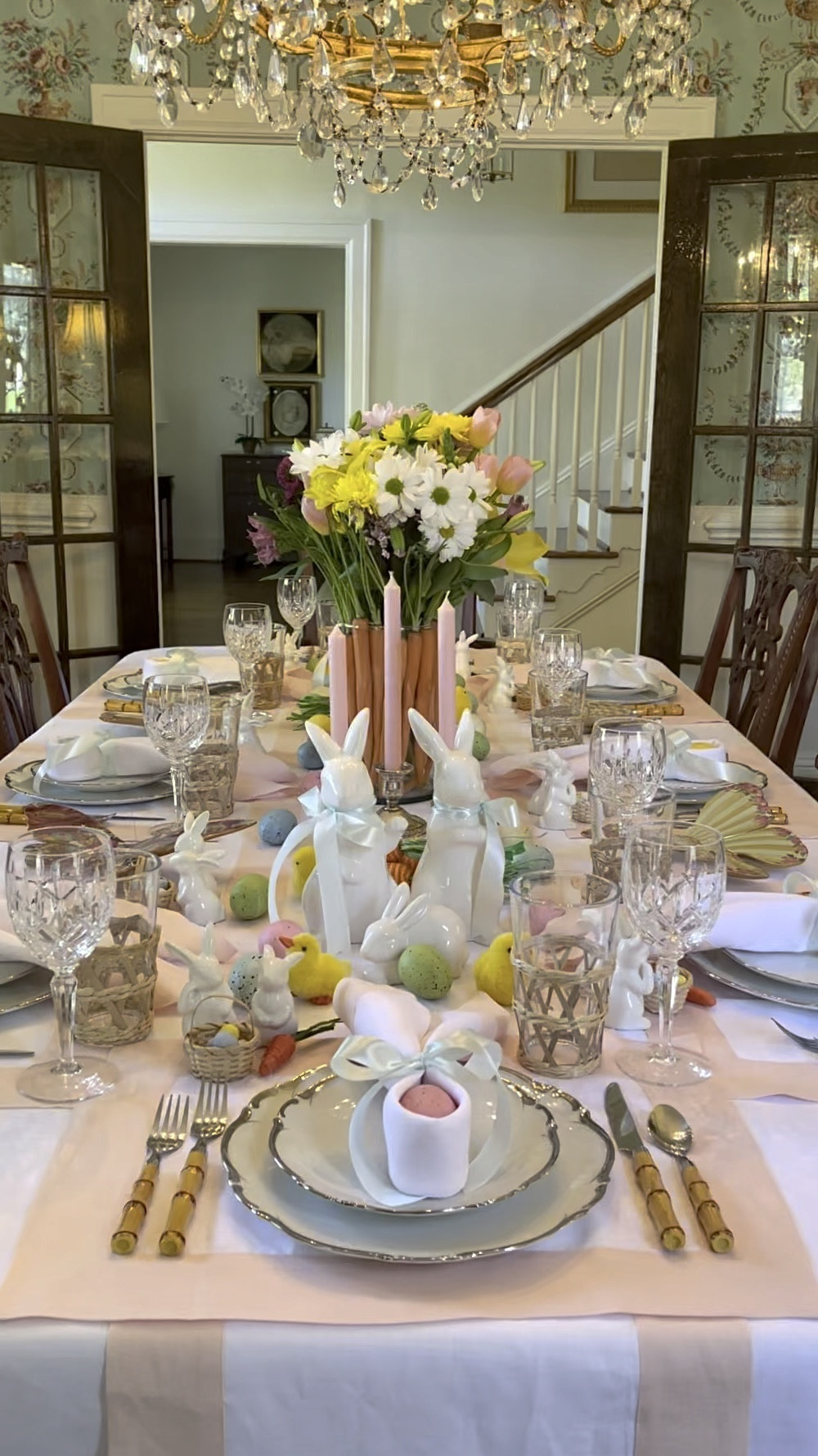 Spring in the Dining Room 🥕💐🐰🐣🪺🐇

#LTKVideo #LTKSeasonal #LTKhome